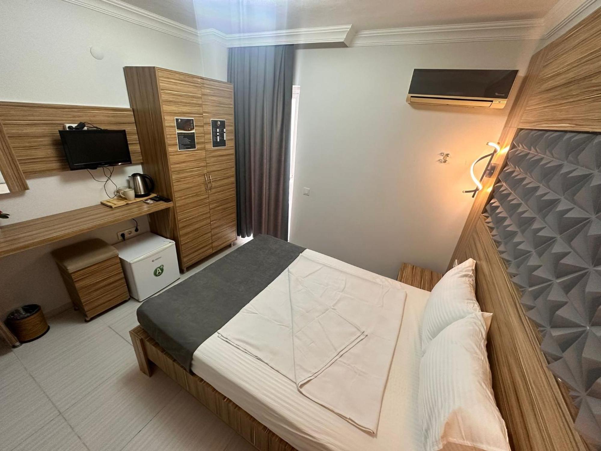Royal Ezel Hotel Antalya Bagian luar foto