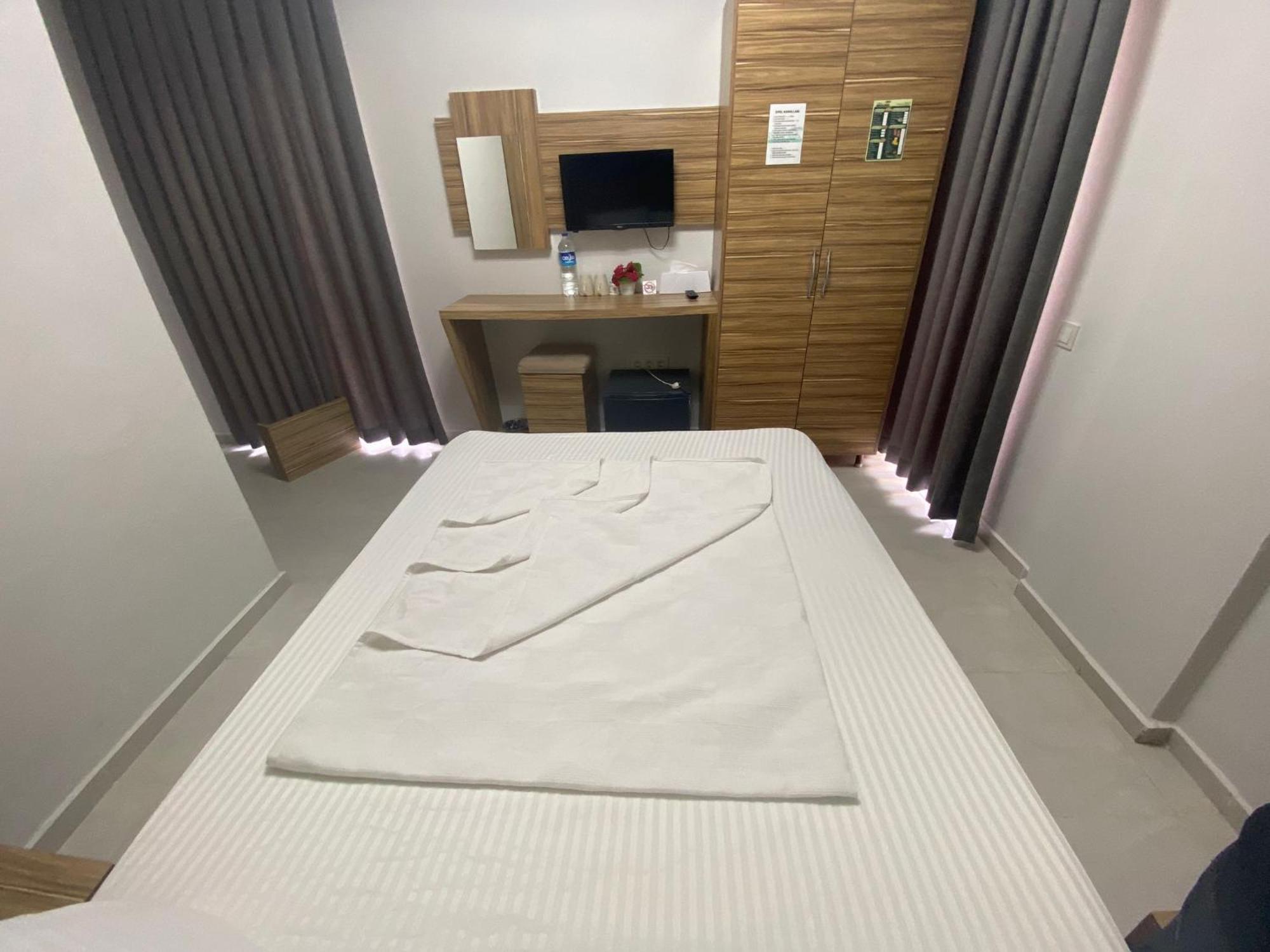 Royal Ezel Hotel Antalya Bagian luar foto